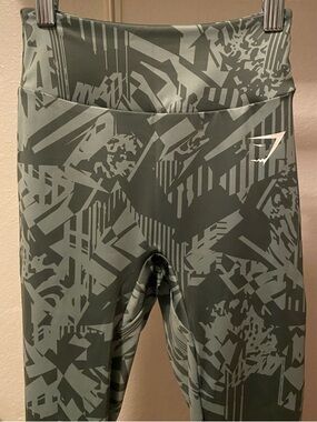 Gymshark High-Waist Geometric Print Scrunch Bum Leggings in Sage and Olive,